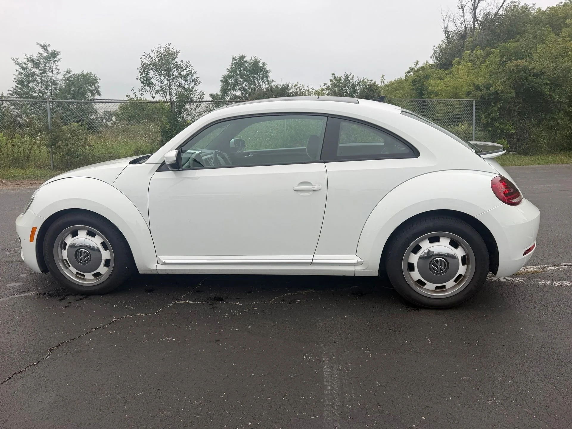 Used 2018 White Volkswagen 2.0T S image 9