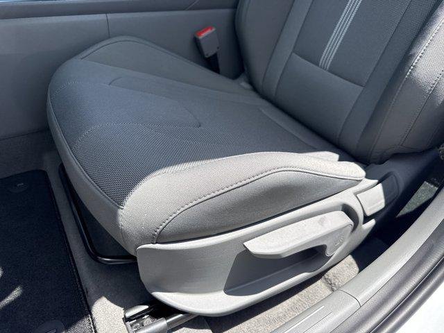 New 2026 Serenity White Hyundai SE image 11