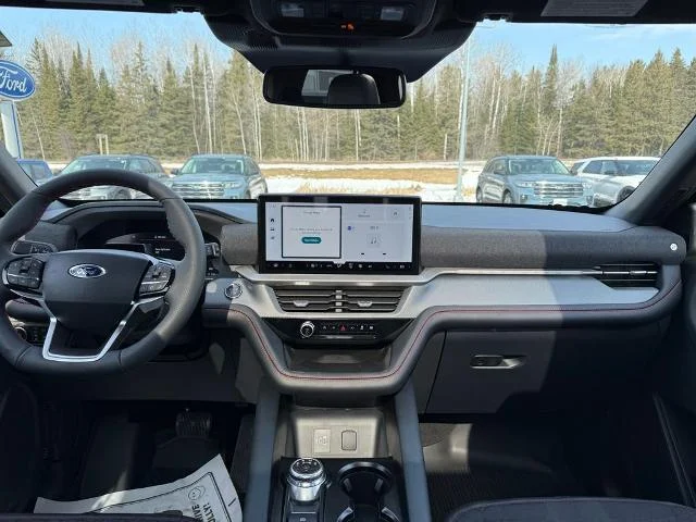 2026 Ford Explorer ST-Line - Photo 41