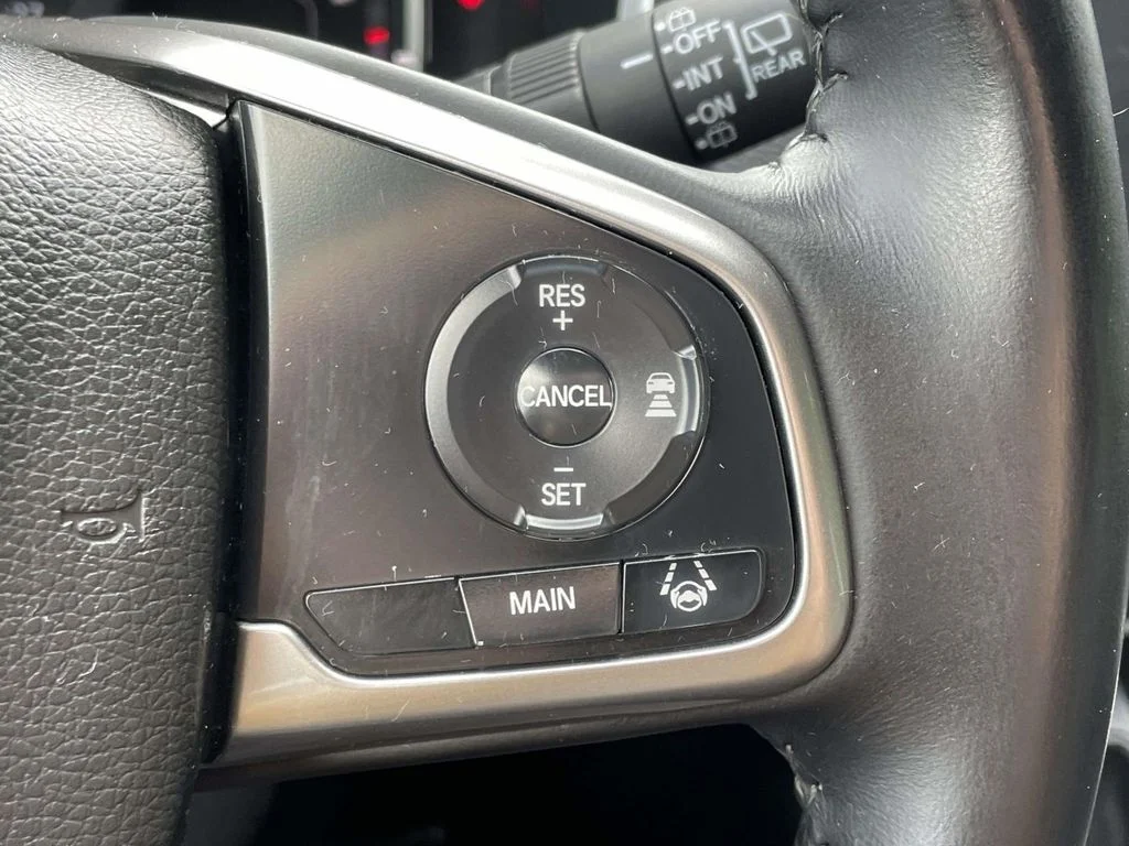 Used 2018 Silver Honda EX-L image 22