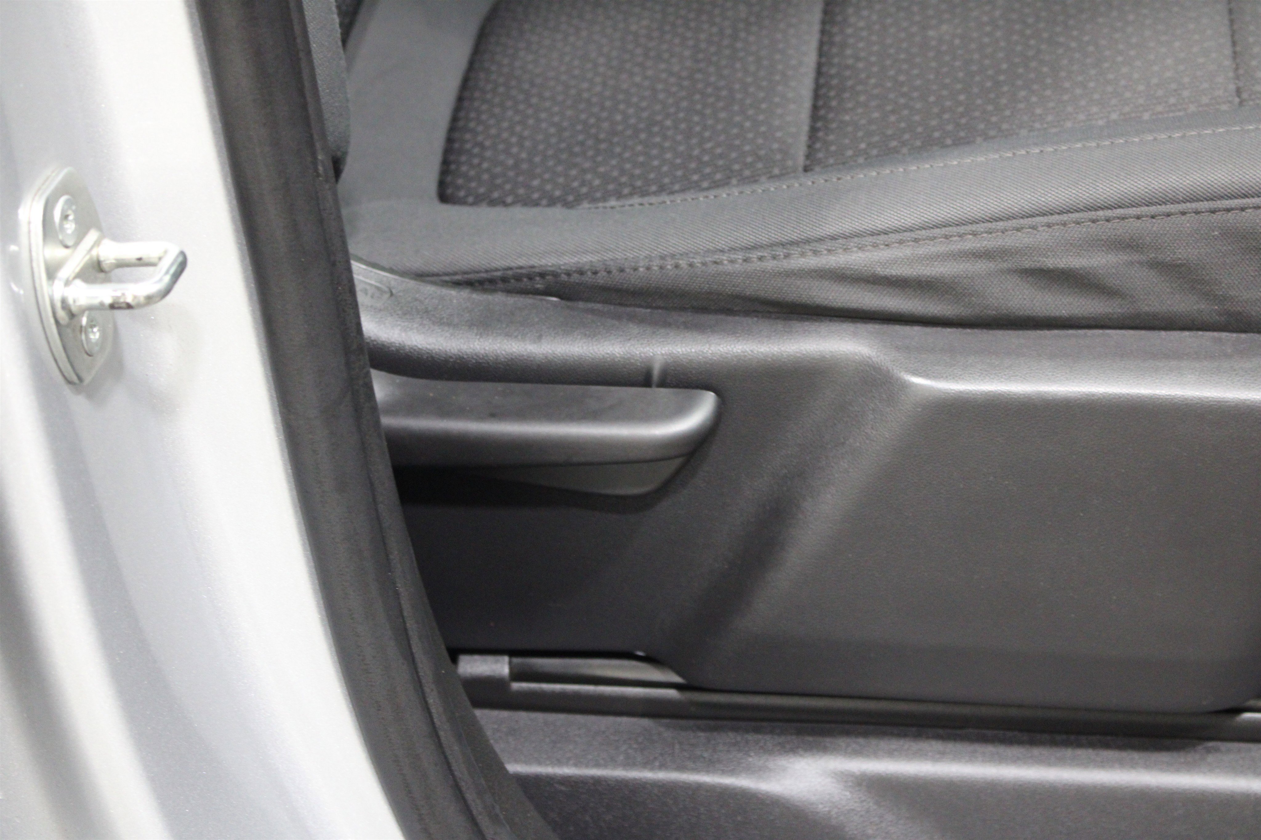 Used 2021 Silver Ice Metallic Chevrolet Custom image 23