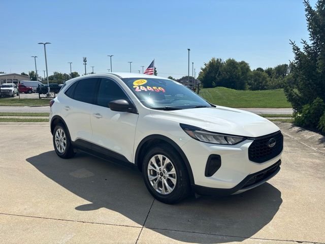Used 2023 White Ford Active image 32