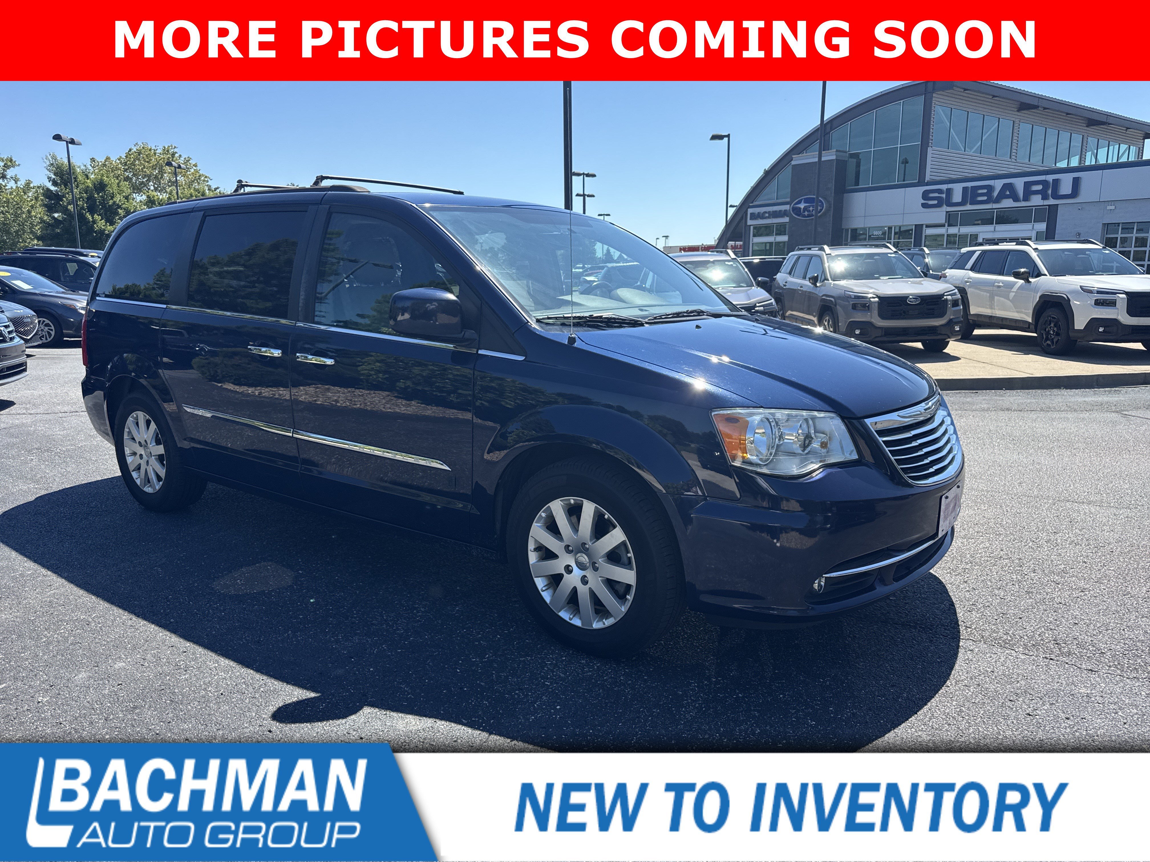 Used 2015 True Blue Pearlcoat Chrysler Touring image 1