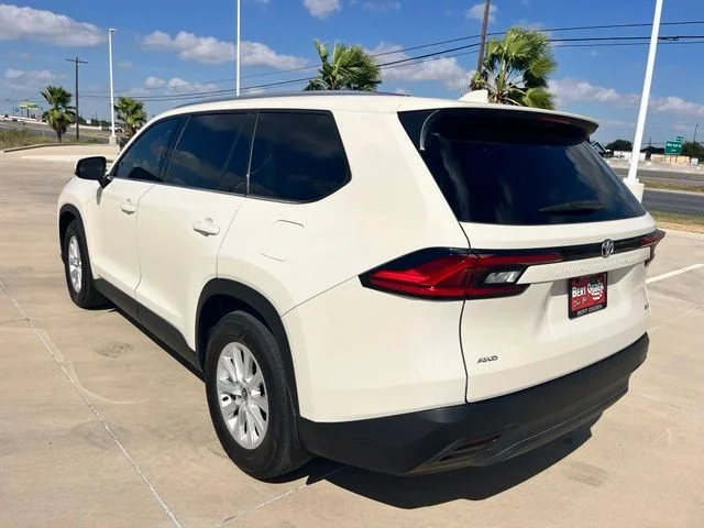 Used 2024 White Toyota XLE image 4