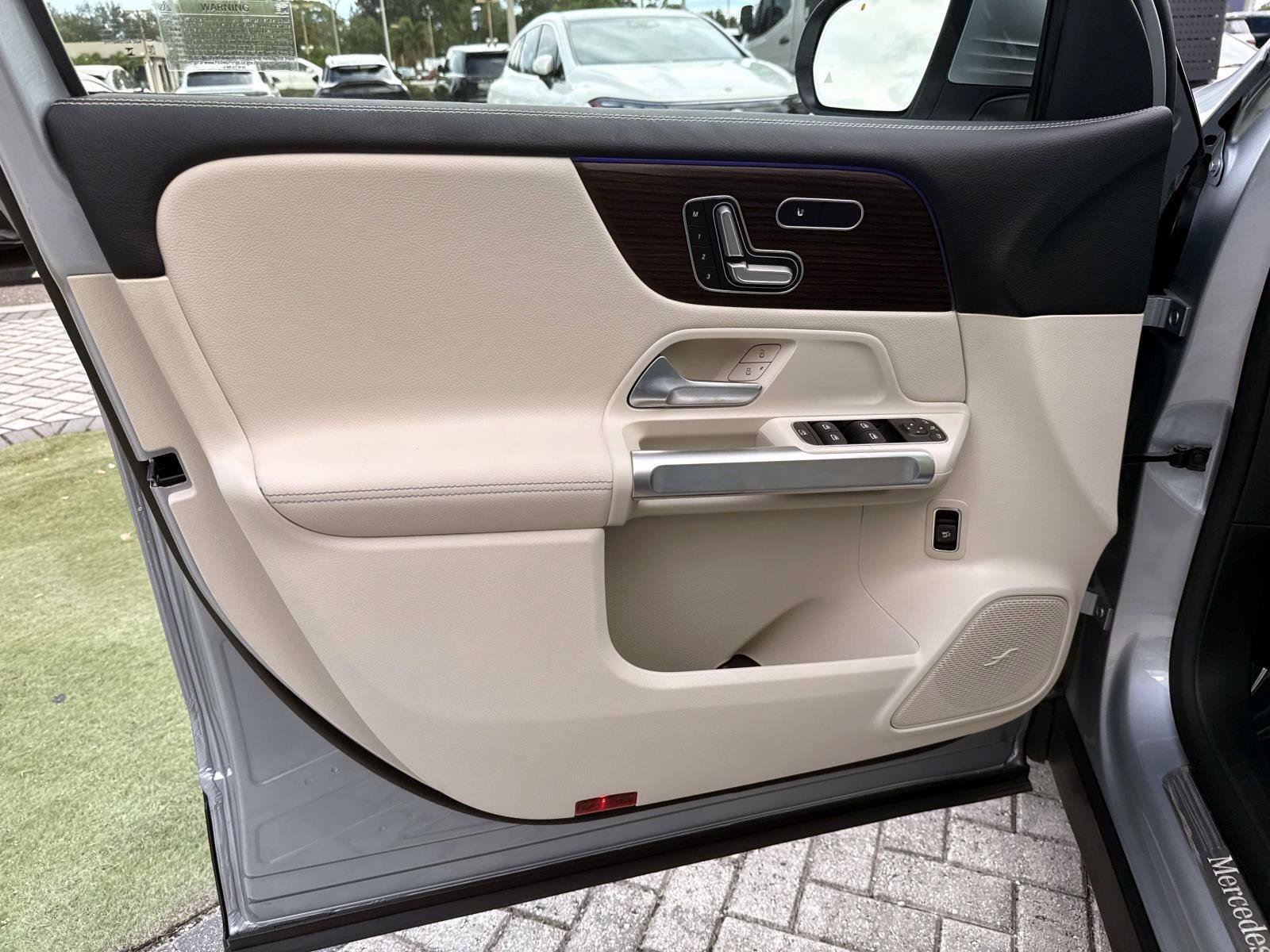 Used 2025 Silver Metallic Mercedes-Benz 250 image 17
