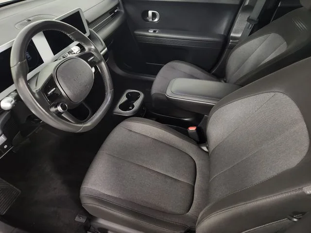 Used 2024 Gold Hyundai SEL image 11