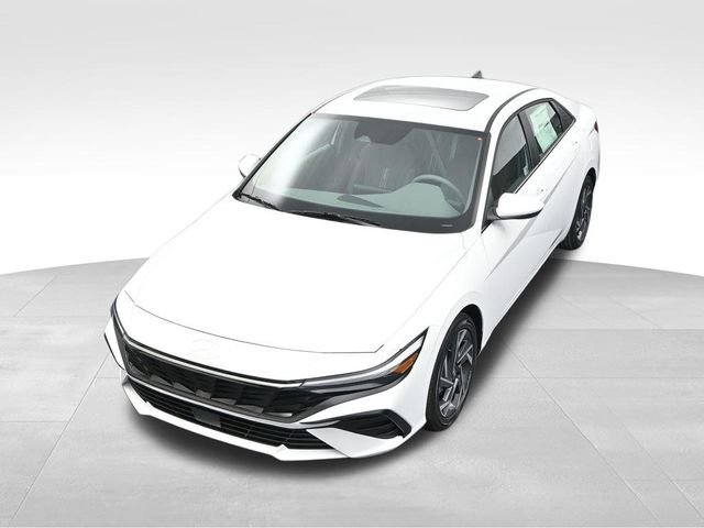 Certified Used 2025 White Hyundai SEL Convenience image 25
