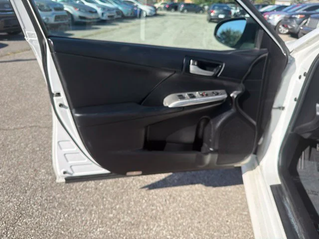 Used 2013 White Toyota SE image 16