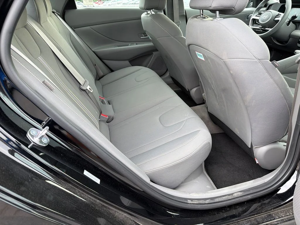 Used 2026 Black Hyundai Blue image 15