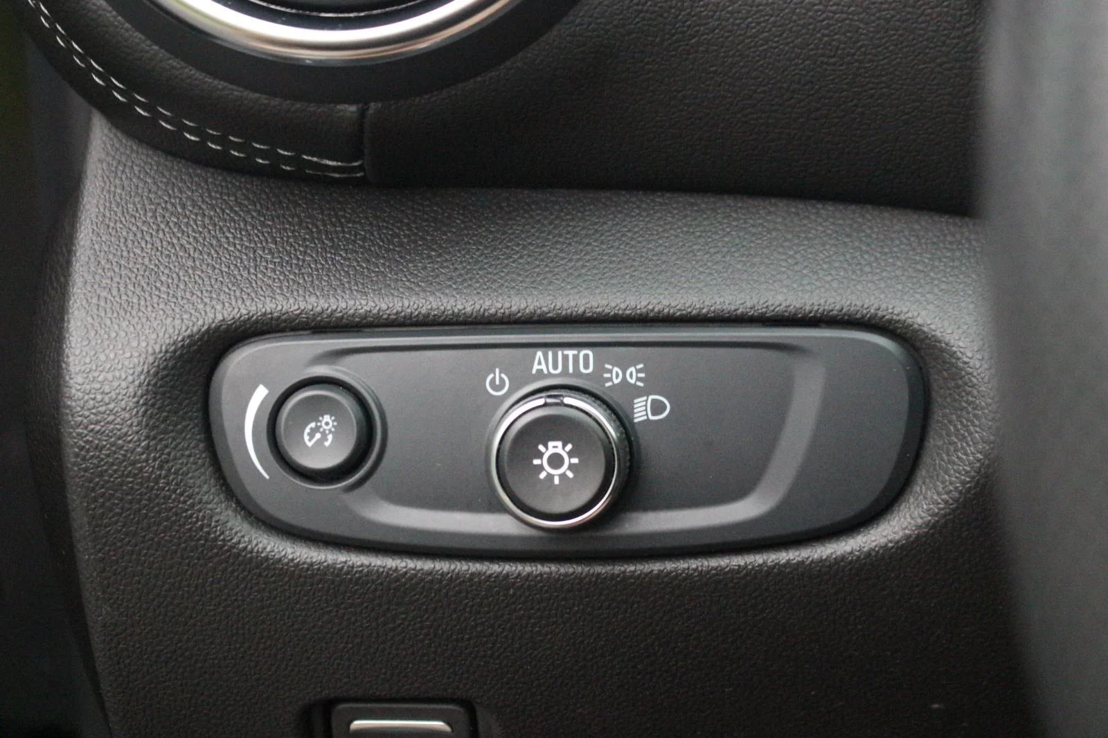 Used 2024 Black Chevrolet 2LT image 29