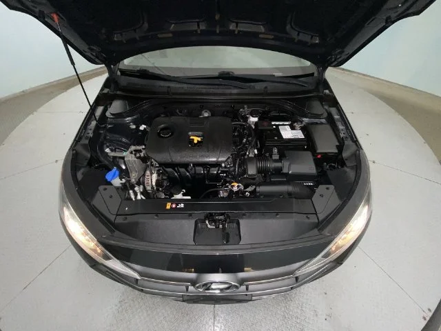 Used 2020 Gray Hyundai SE image 24