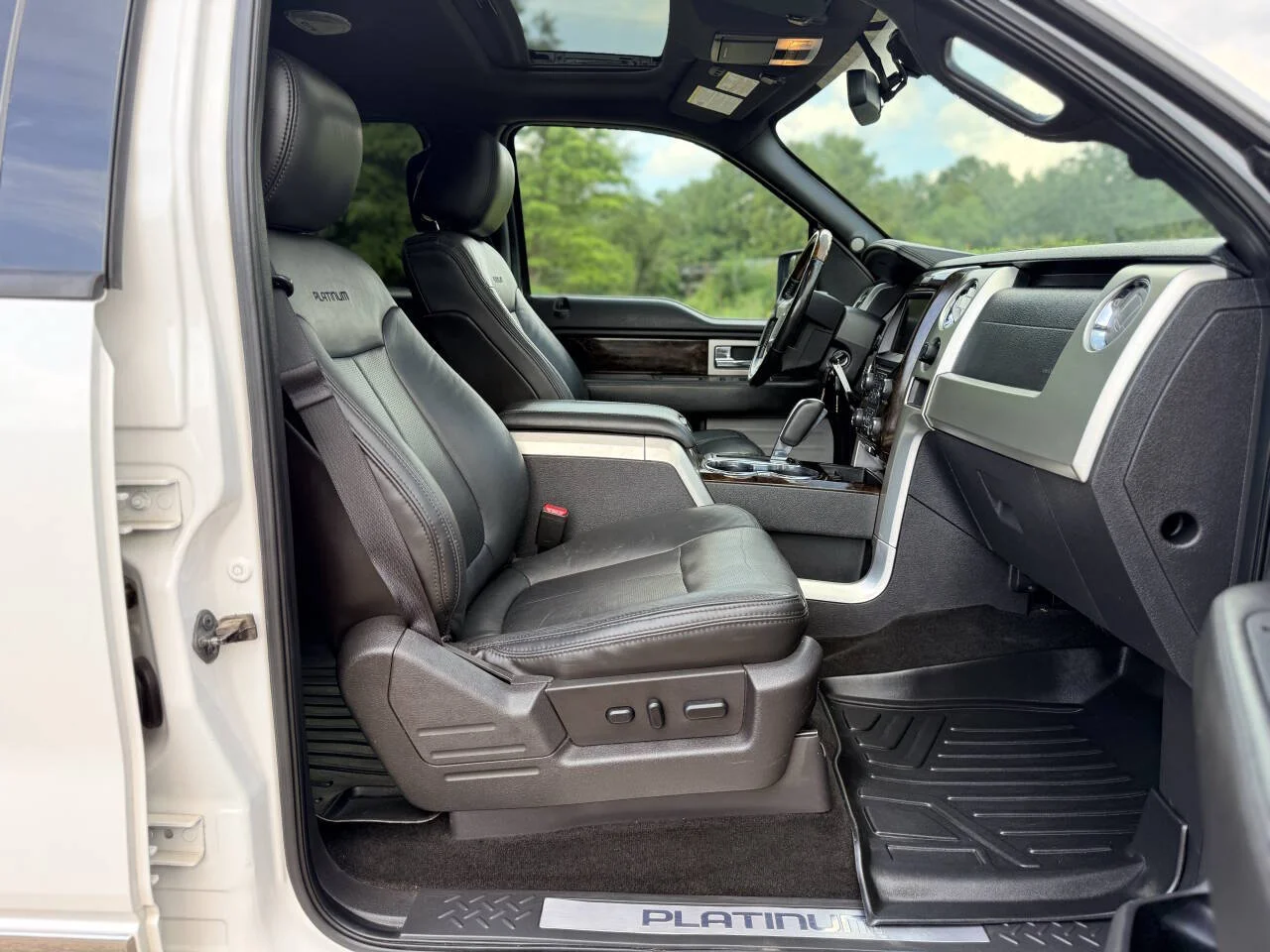 Used 2013 White Ford Platinum 4x4 4dr SuperCrew Styleside 5.5 ft. SB image 19