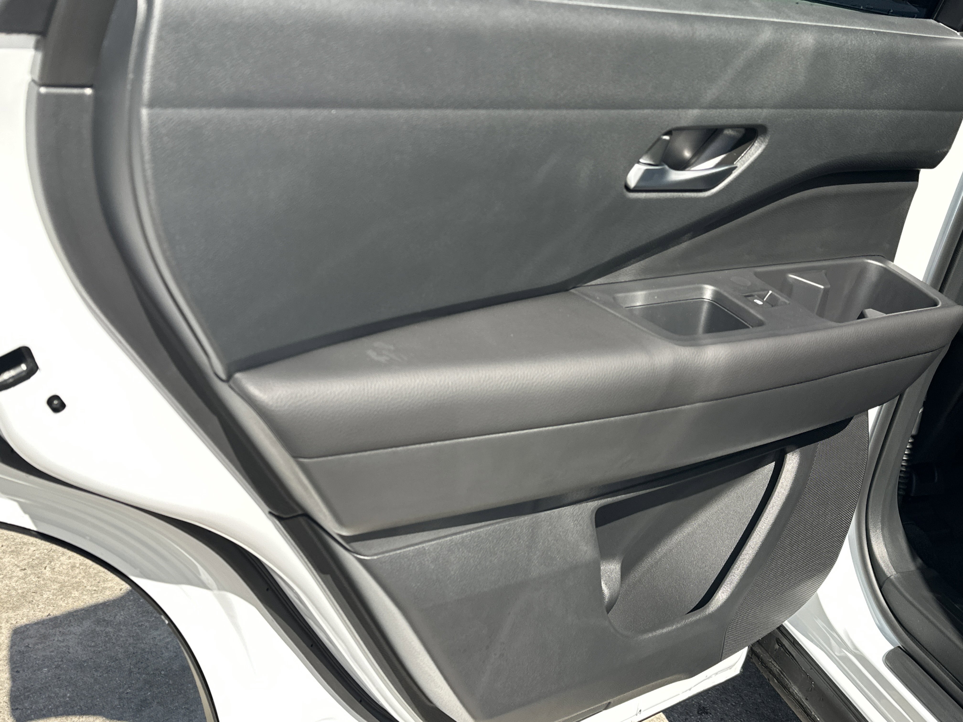 New 2026 Everest White Pearl Tricoat Nissan SL image 22