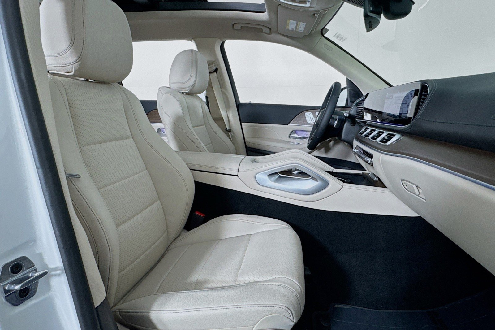 New 2026 Polar White Mercedes-Benz GLS 450 4MATIC® SUV image 6