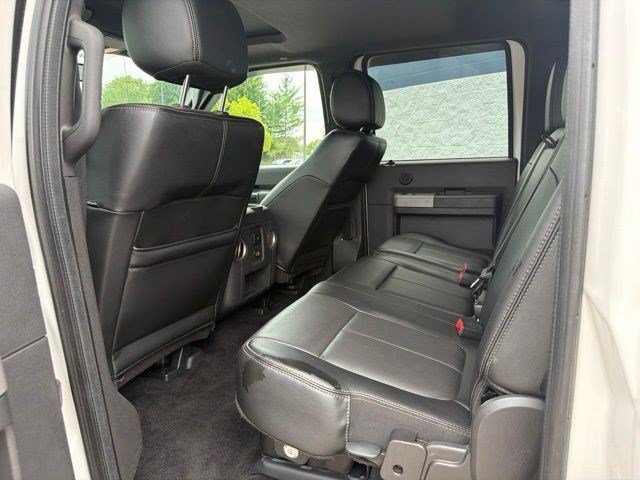 Used 2016 White Platinum Metallic Tri-Coat Ford Lariat image 14