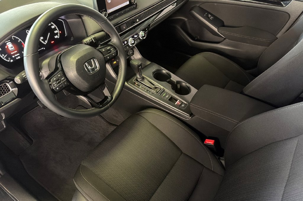 Used 2023 Meteorite Gray Metallic Honda EX image 13