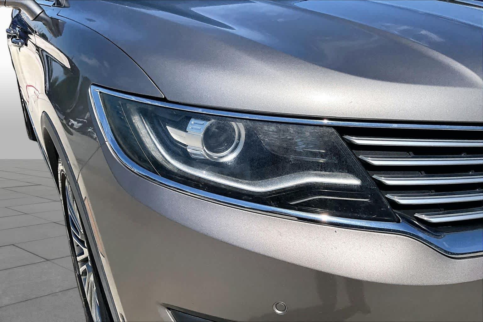 Used 2016 Luxe Lincoln Reserve image 25