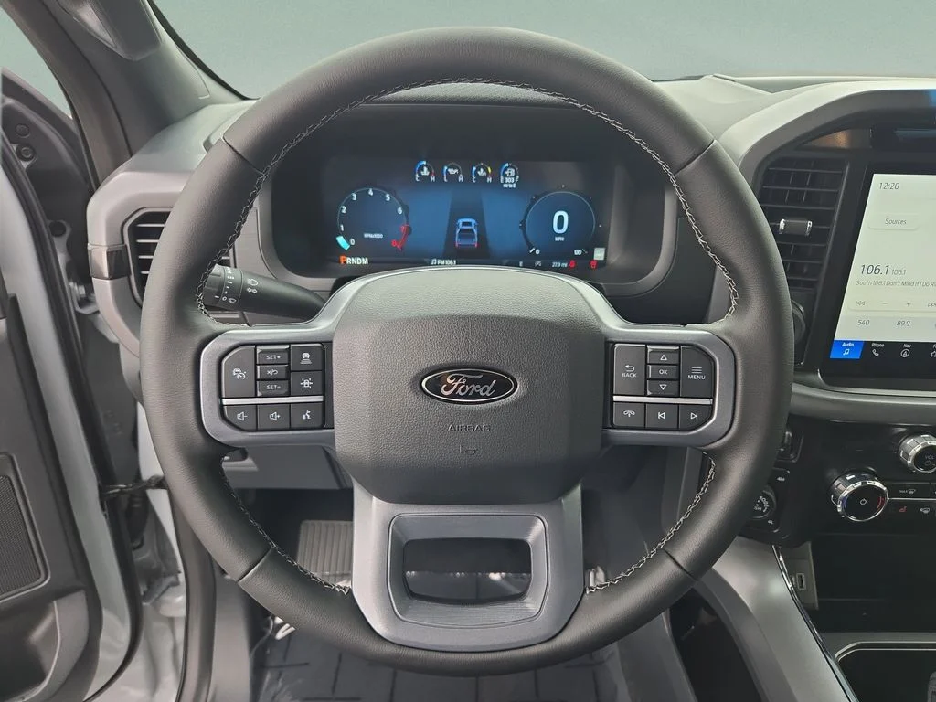 New 2025 Space White Metallic Ford XLT image 46