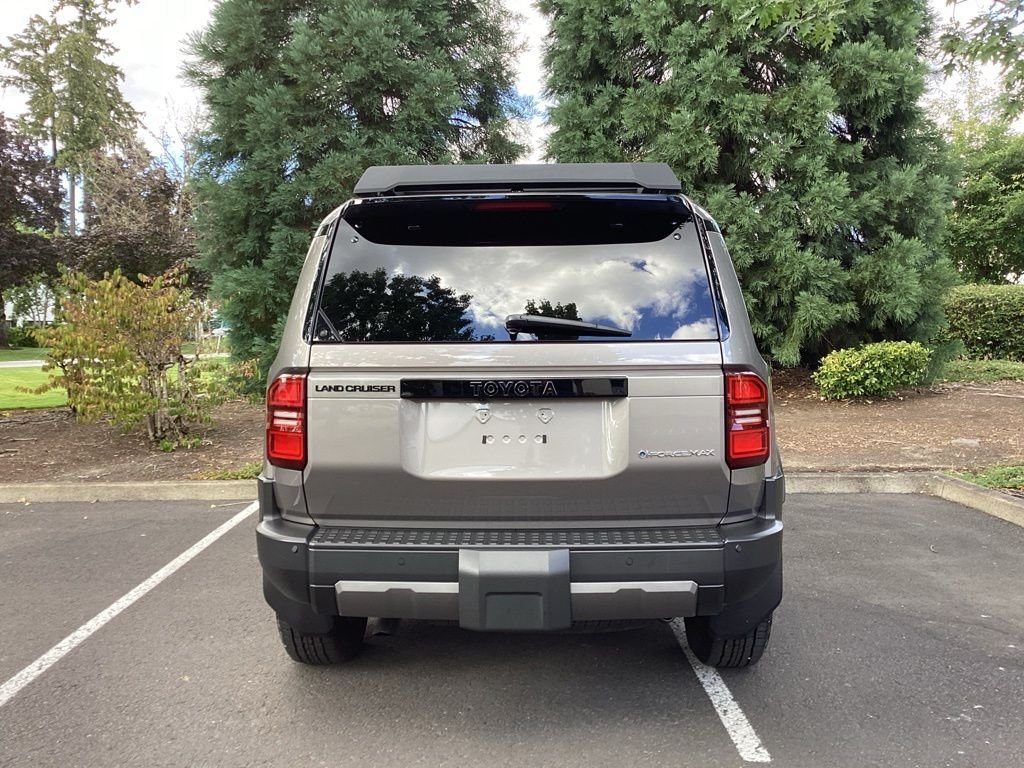 Used 2025 Brown Toyota Base image 21