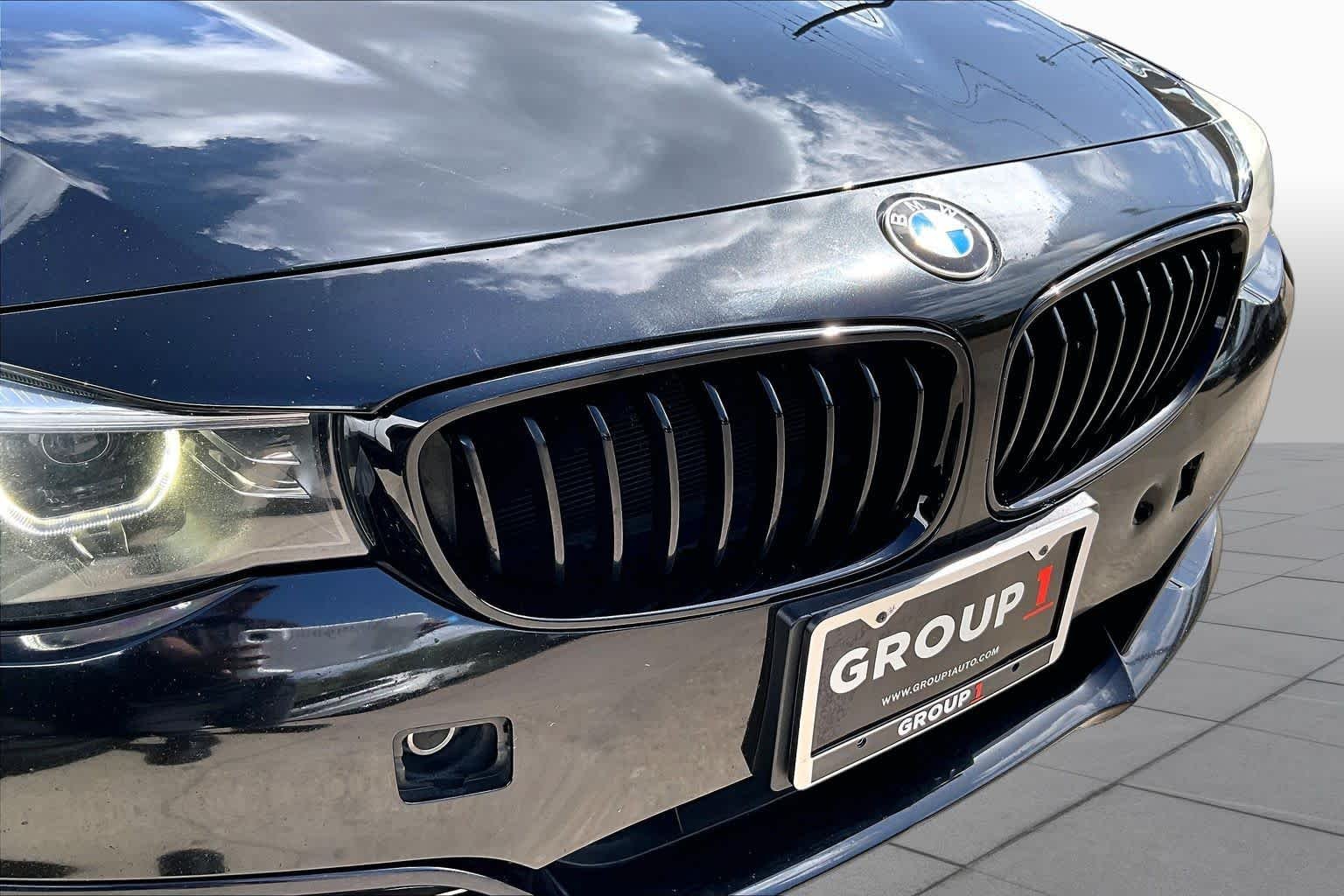Used 2018 Black Sapphire Metallic BMW 330i xDrive image 29