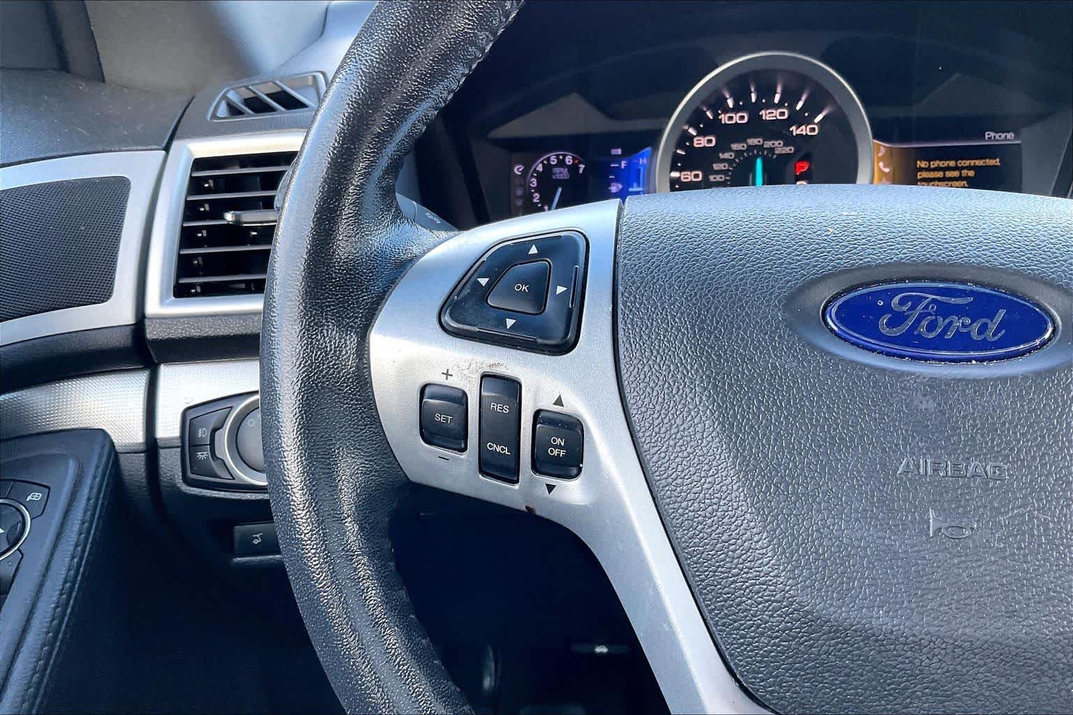 Used 2013 White Platinum Metallic Tri-coat Ford XLT image 21