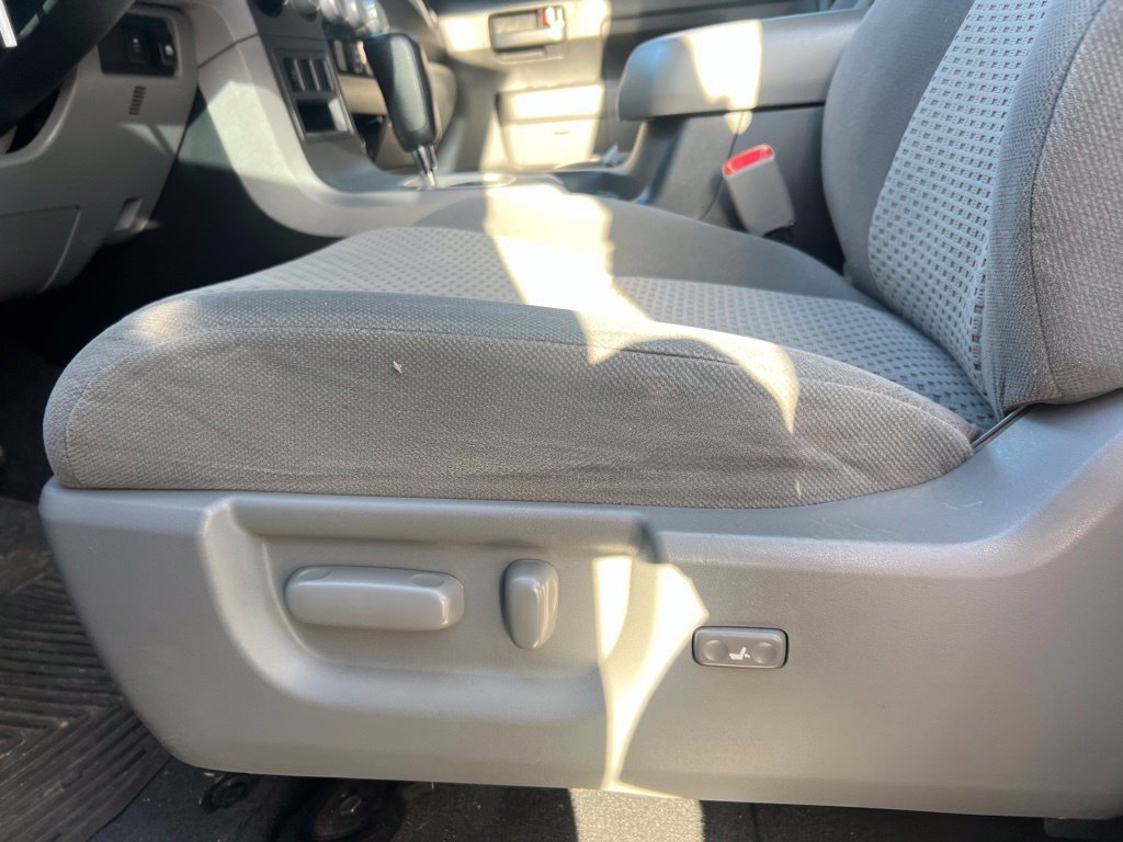 Used 2013 Super White Toyota Grade image 14