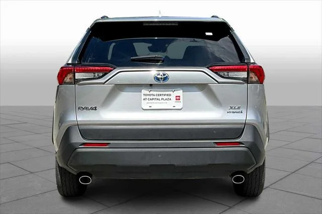 Certified Used 2022 SILVER SKY METALLIC Toyota  image 5