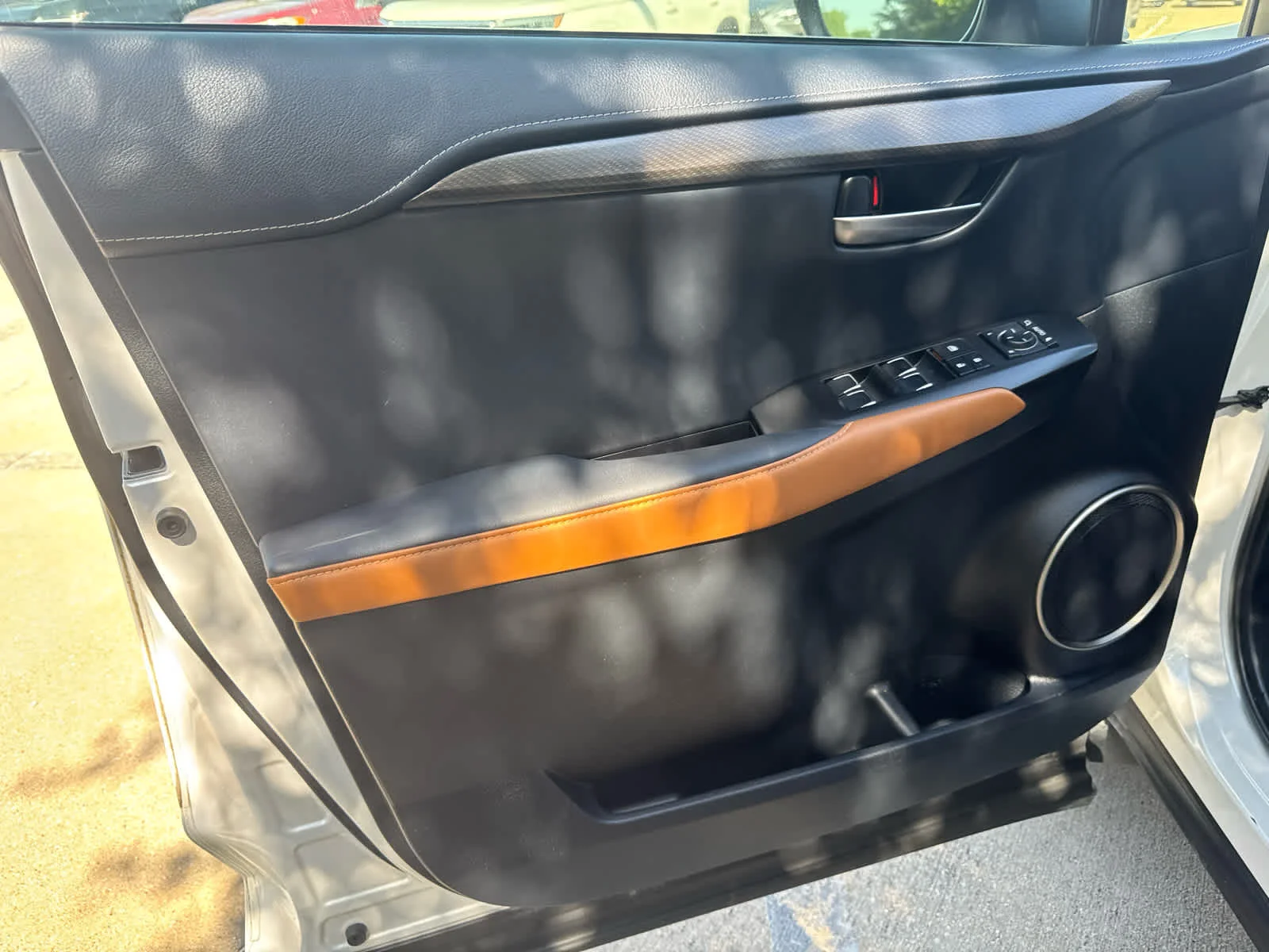 Certified Used 2020 EMINENT WHITE PEARL Lexus  image 8