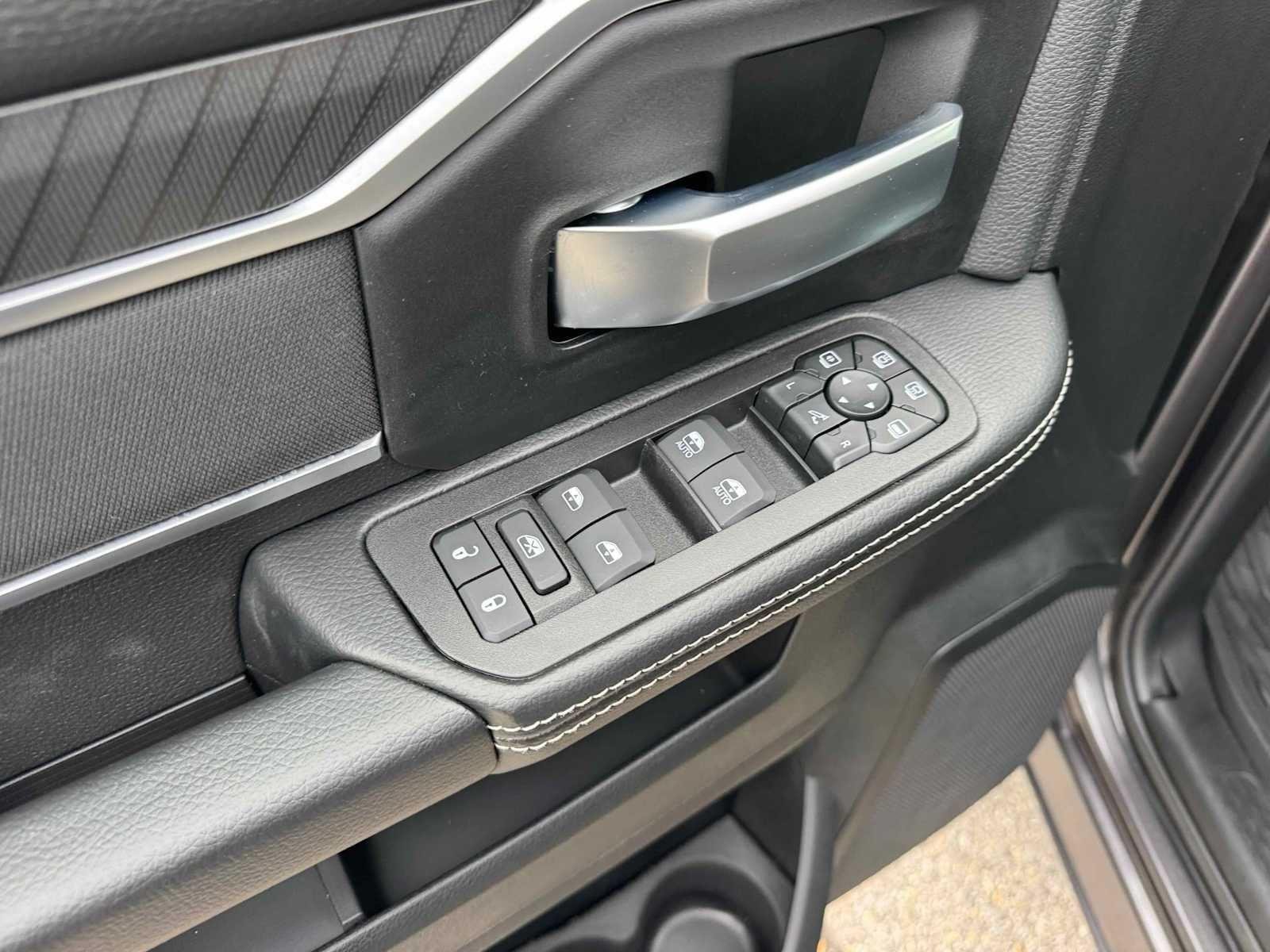 2026 RAM 2500 Big Horn - Photo 23