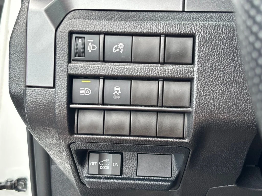 Used 2025 White Toyota SR5 image 25