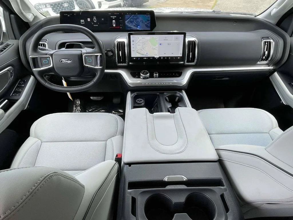 New 2027 White Ford Platinum image 11
