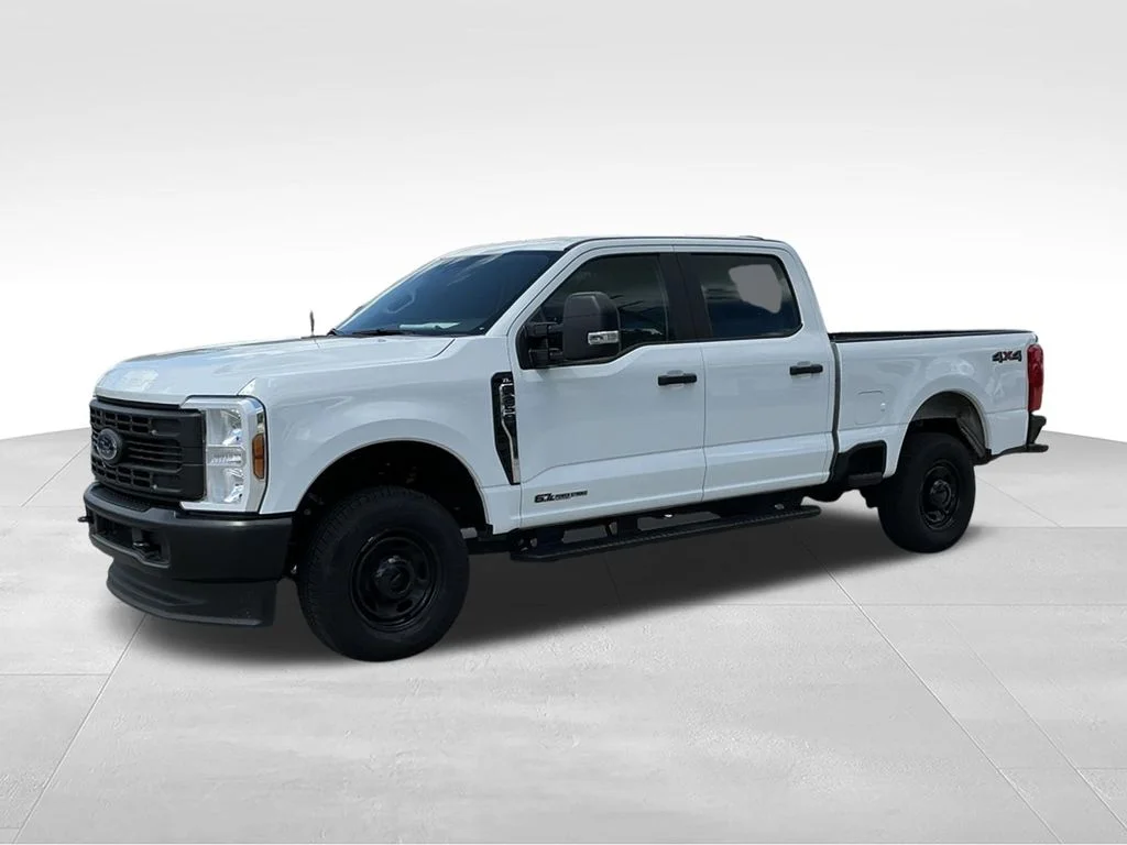 Used 2026 White Ford XL image 2