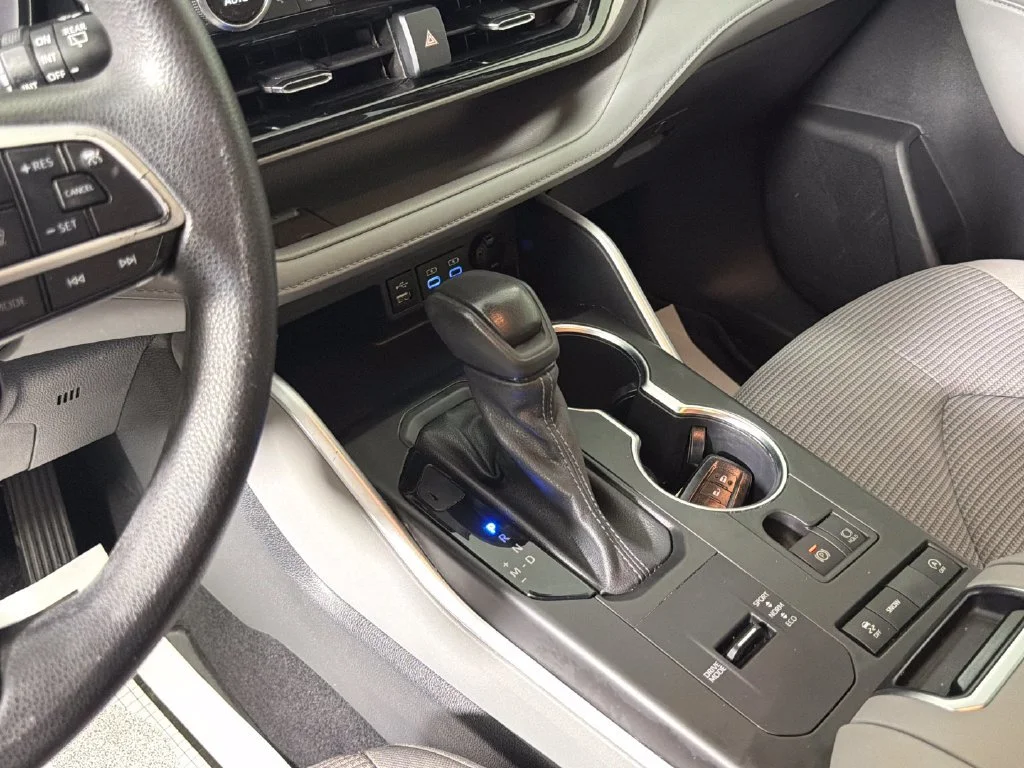 Used 2022 Silver Toyota L image 22