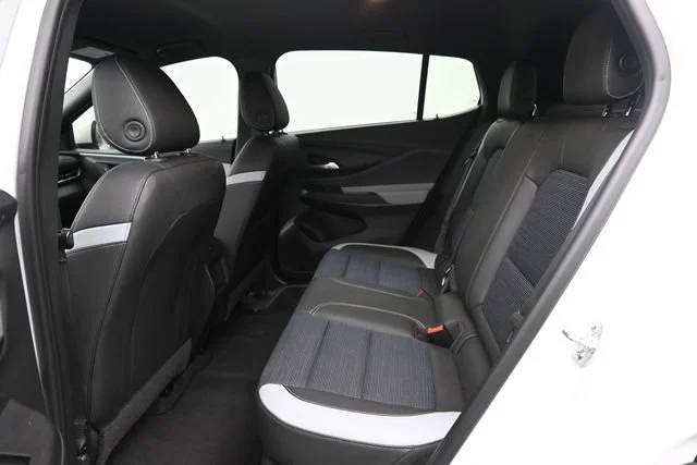 Used 2025 Summit White Buick Preferred image 19