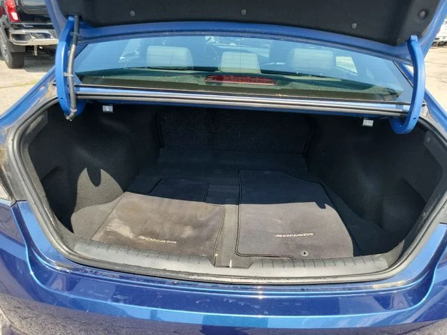 Used 2018 Blue Hyundai Sport image 22