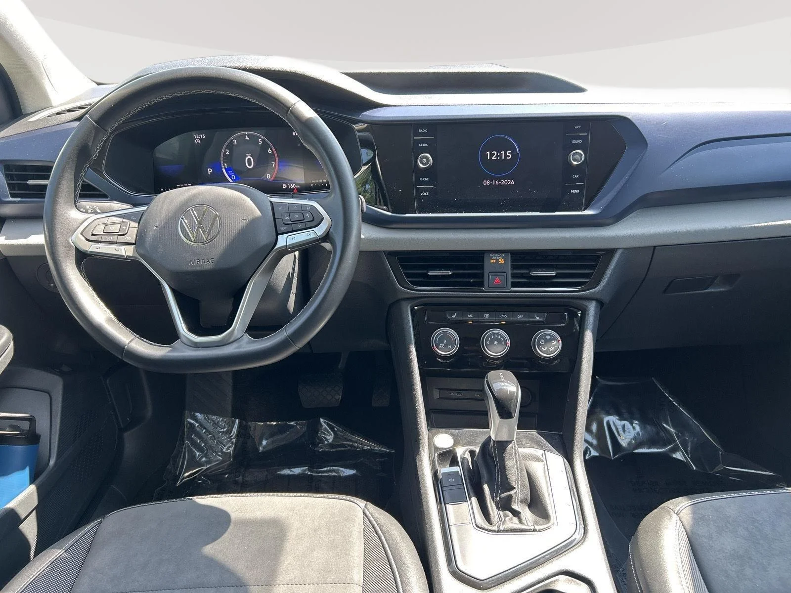 Used 2023 White Volkswagen SE image 13