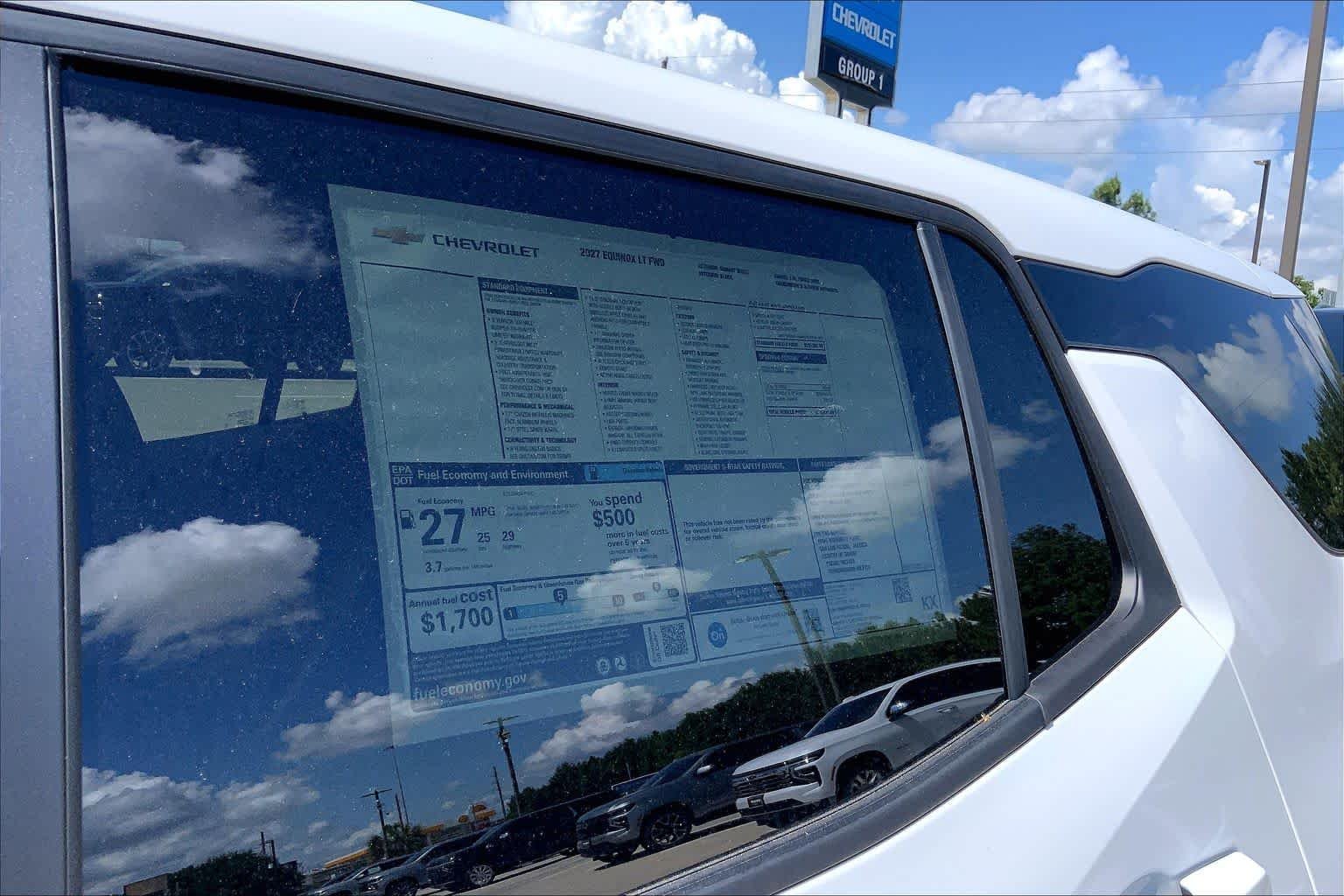 New 2027 Summit White Chevrolet LT image 22