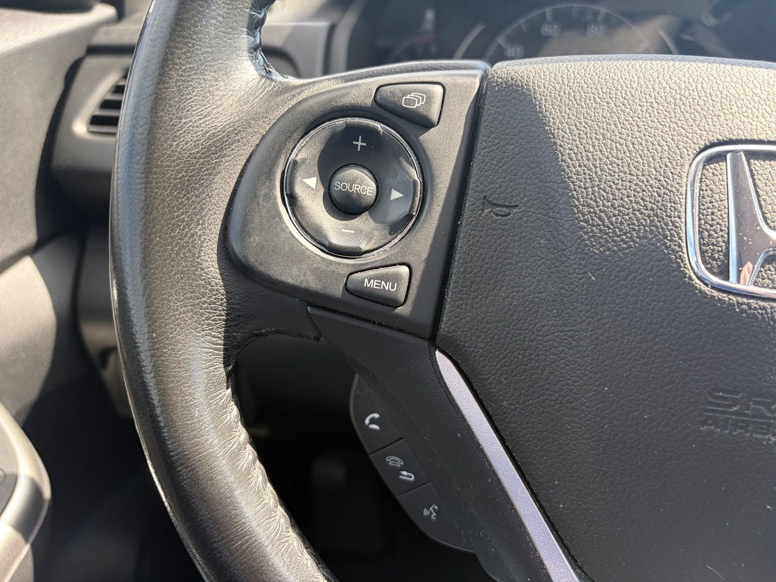 Used 2016 Silver Honda EX-L image 17