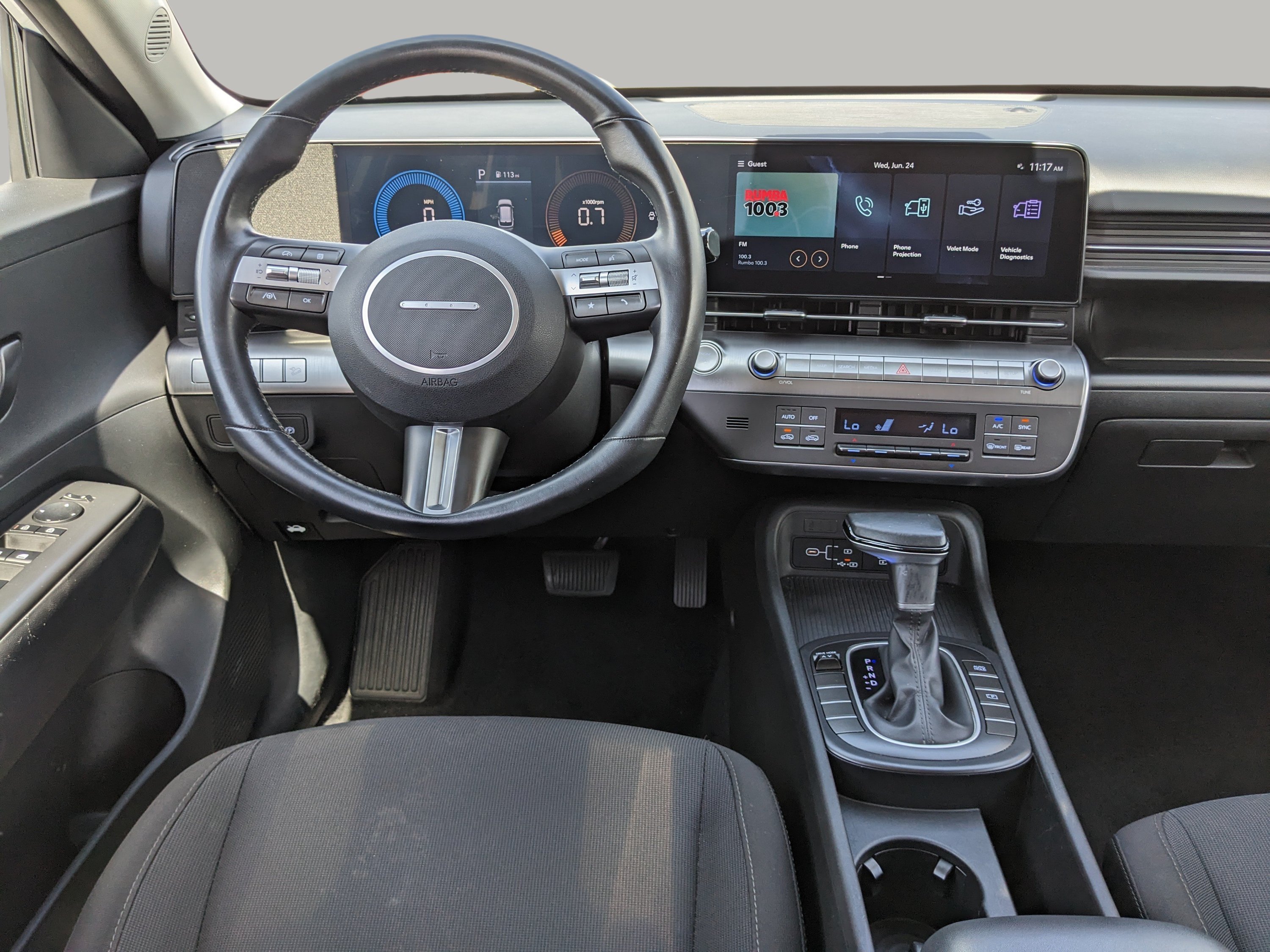 Used 2025 Atlas White Hyundai SEL image 12