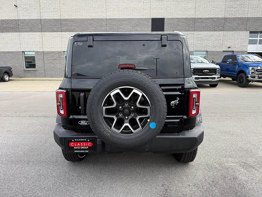 New 2026 Shadow Black Ford Outer Banks® image 4