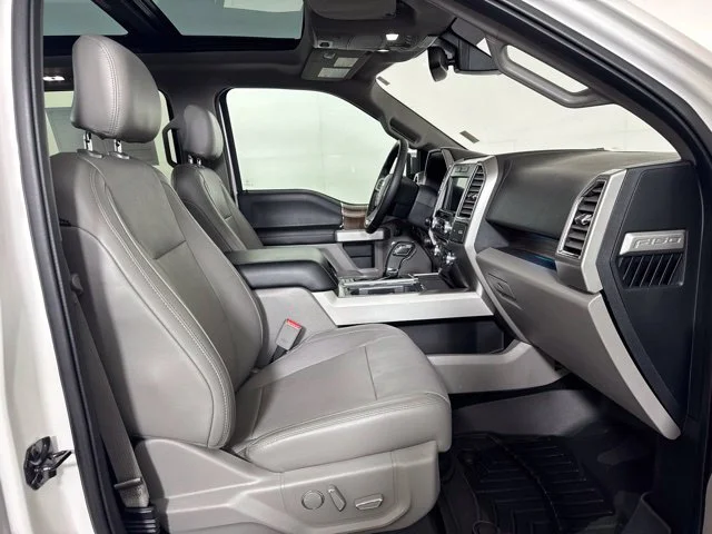 Used 2016 White Ford Lariat image 4