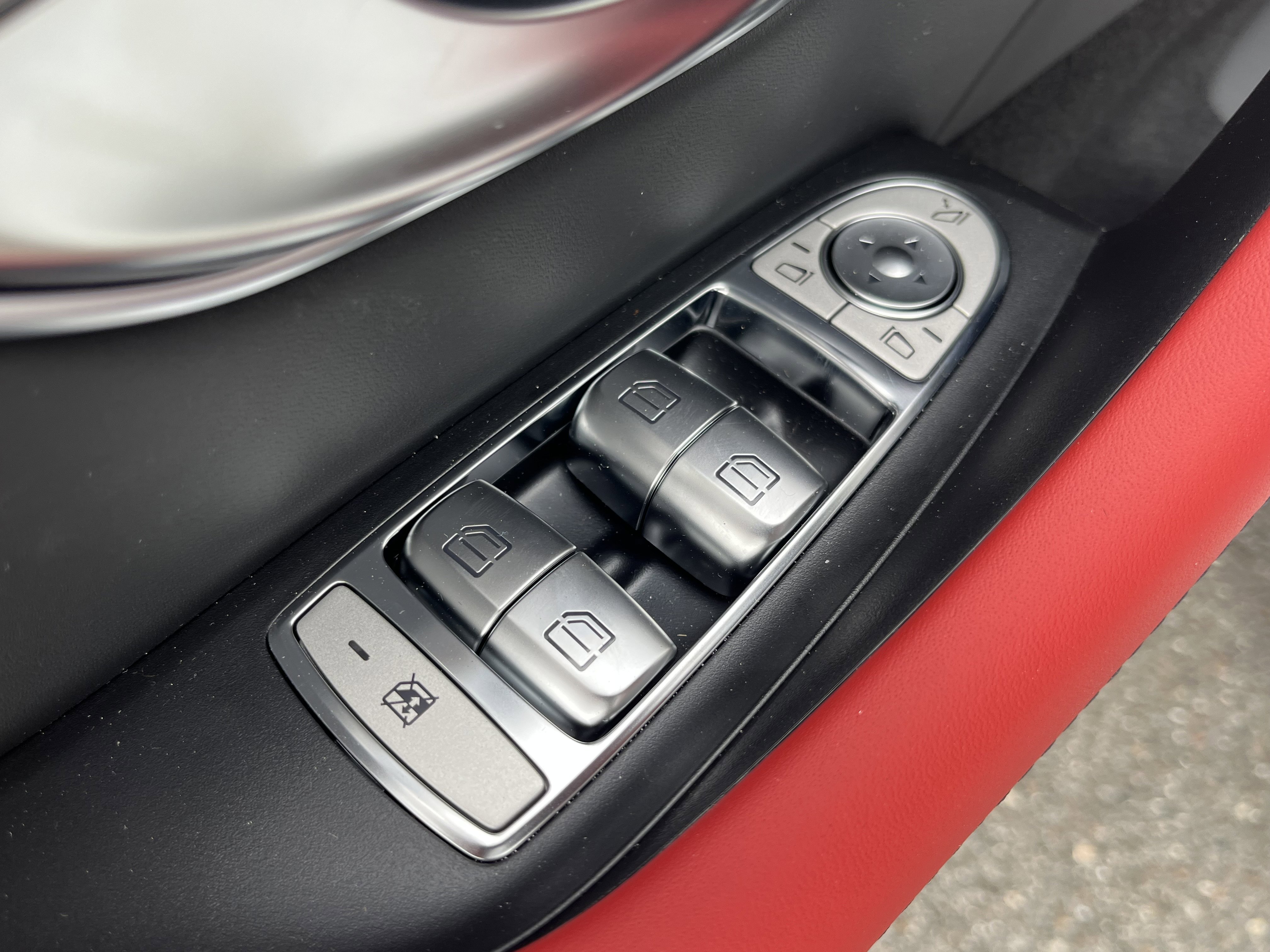 New 2026 MANUFAKTUR Moonlight White Metallic Mercedes-Benz AMG® GT 53 image 15