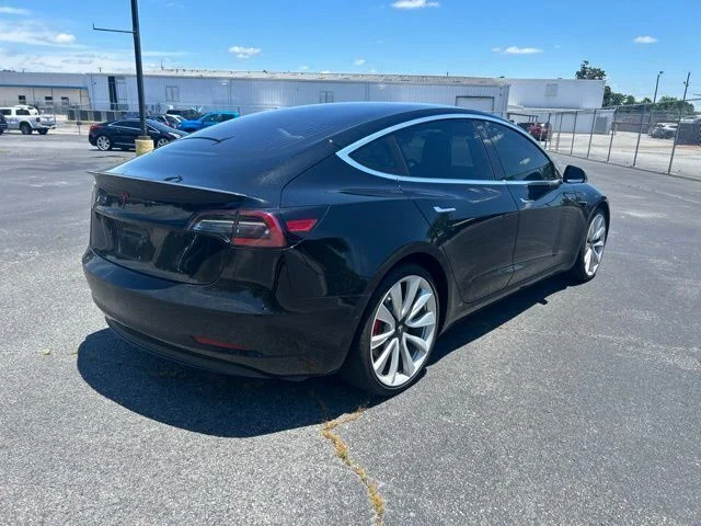 Used 2018  Tesla Long Range image 4