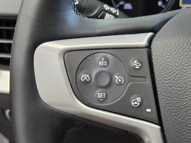 Used 2023 White GMC SLT image 25