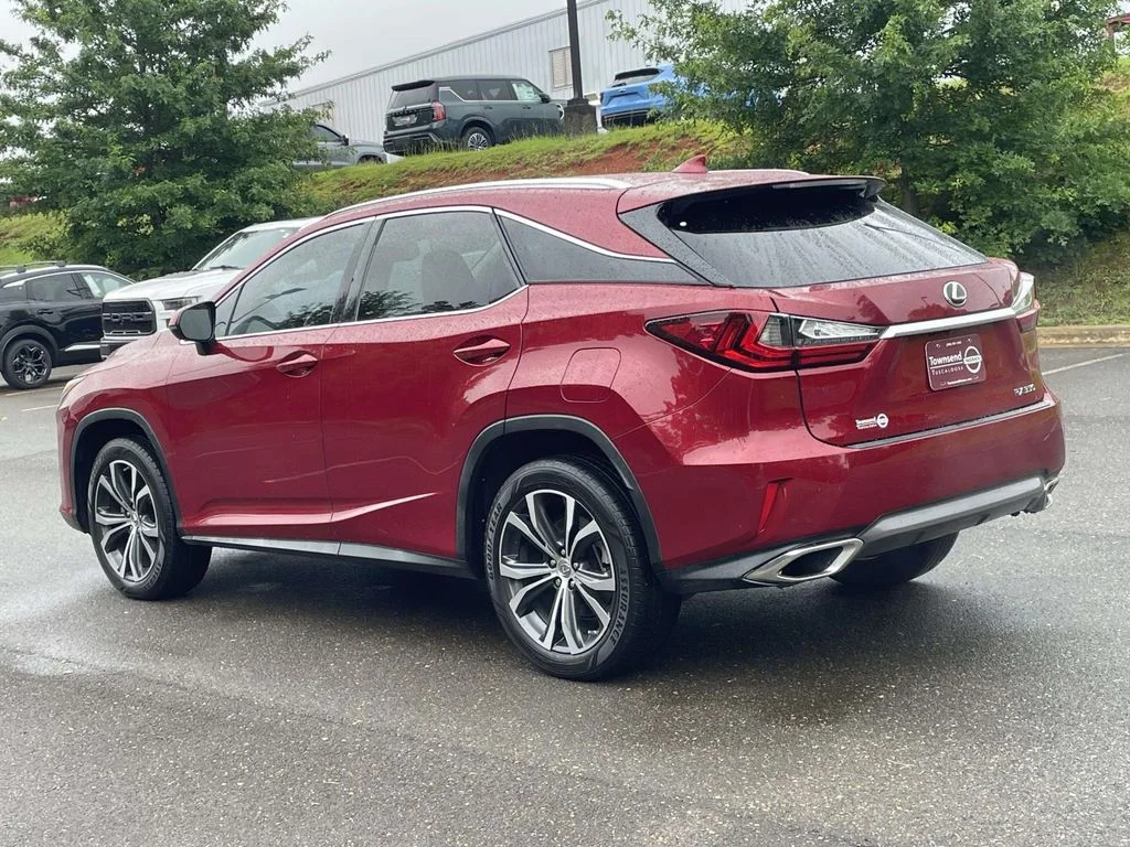 Used 2016 Matador Red Mica Lexus Base image 5