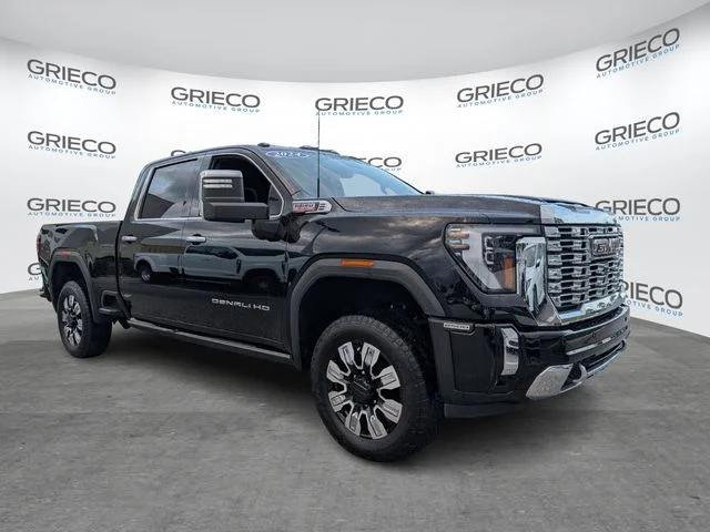 2024 GMC Sierra 4WD Crew Cab Standard Box Denali's photo