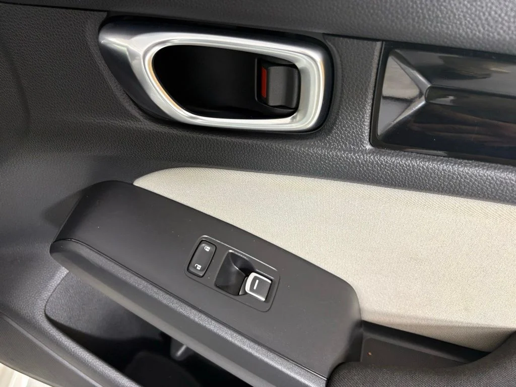 Used 2022  Honda EX image 13