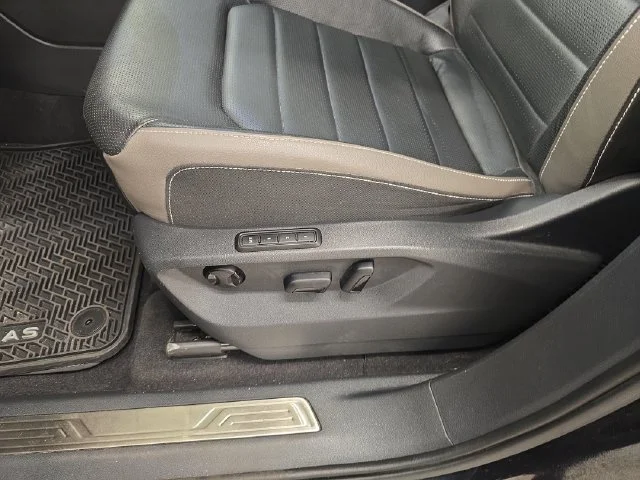 Used 2023 Deep Black Pearl Effect Volkswagen 3.6L V6 SEL Premium R-Line image 37