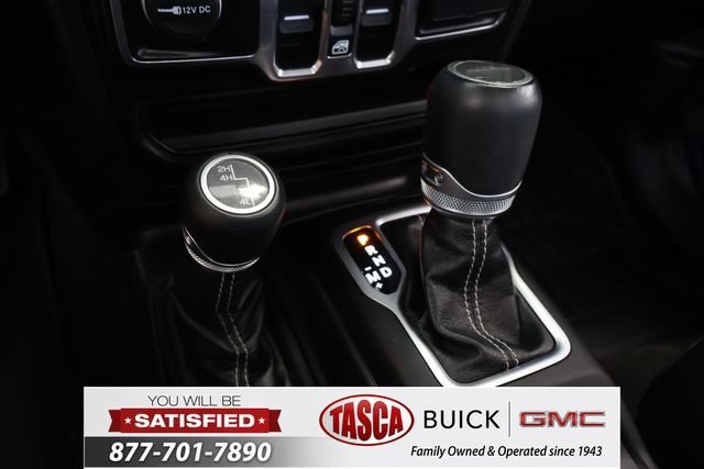 Used 2021  Jeep Overland image 27