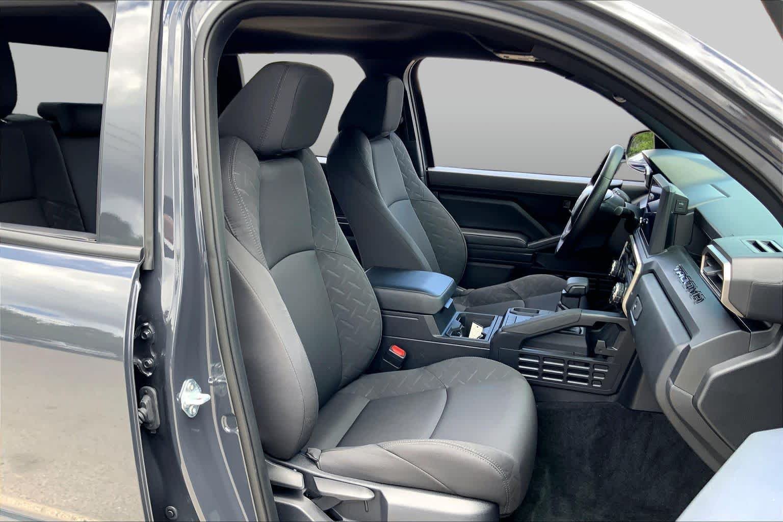 Used 2025 Underground Toyota SR image 9